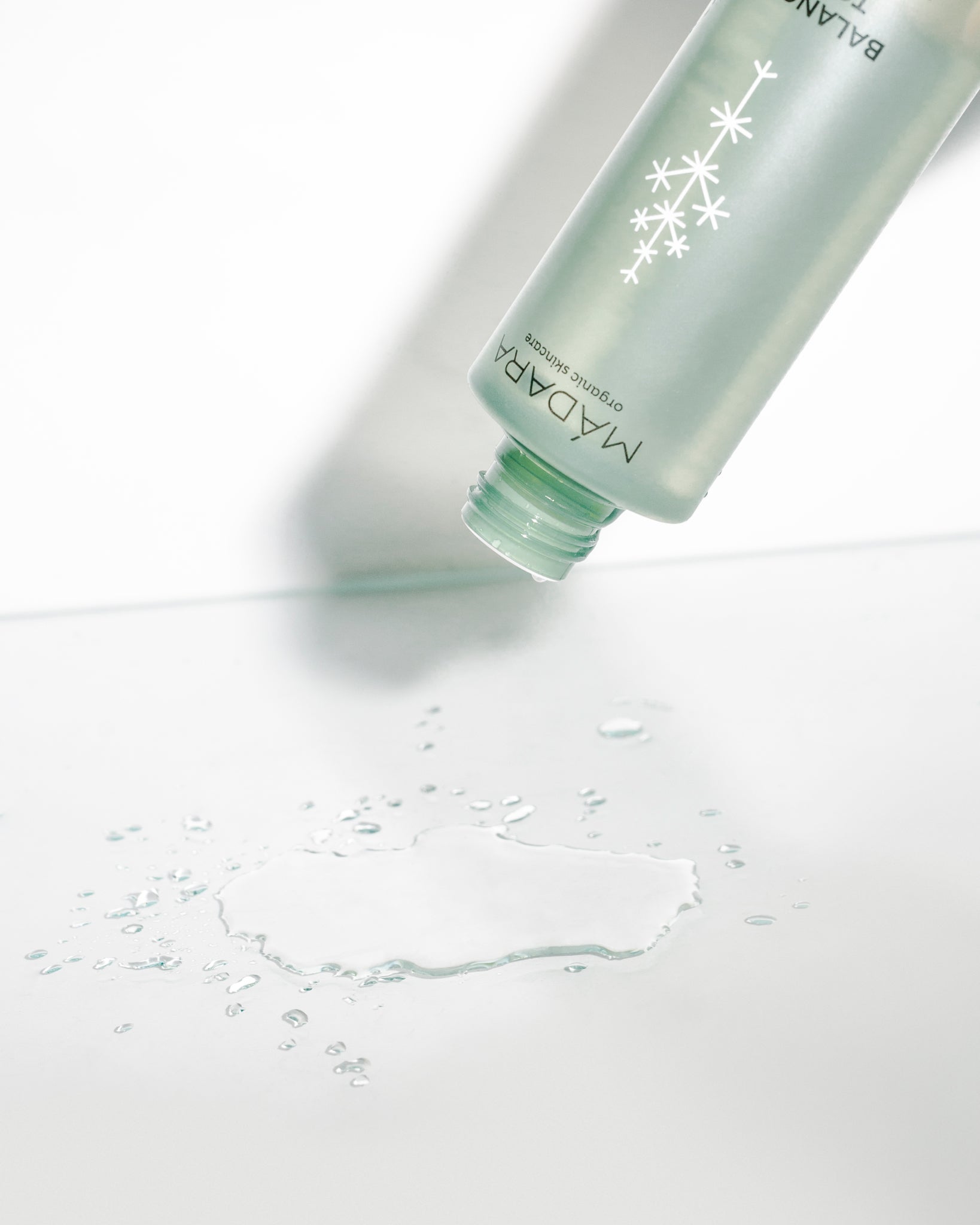 MÁDARA Organic Skincare ph balancing toner A2052 toner product photo on plain background.