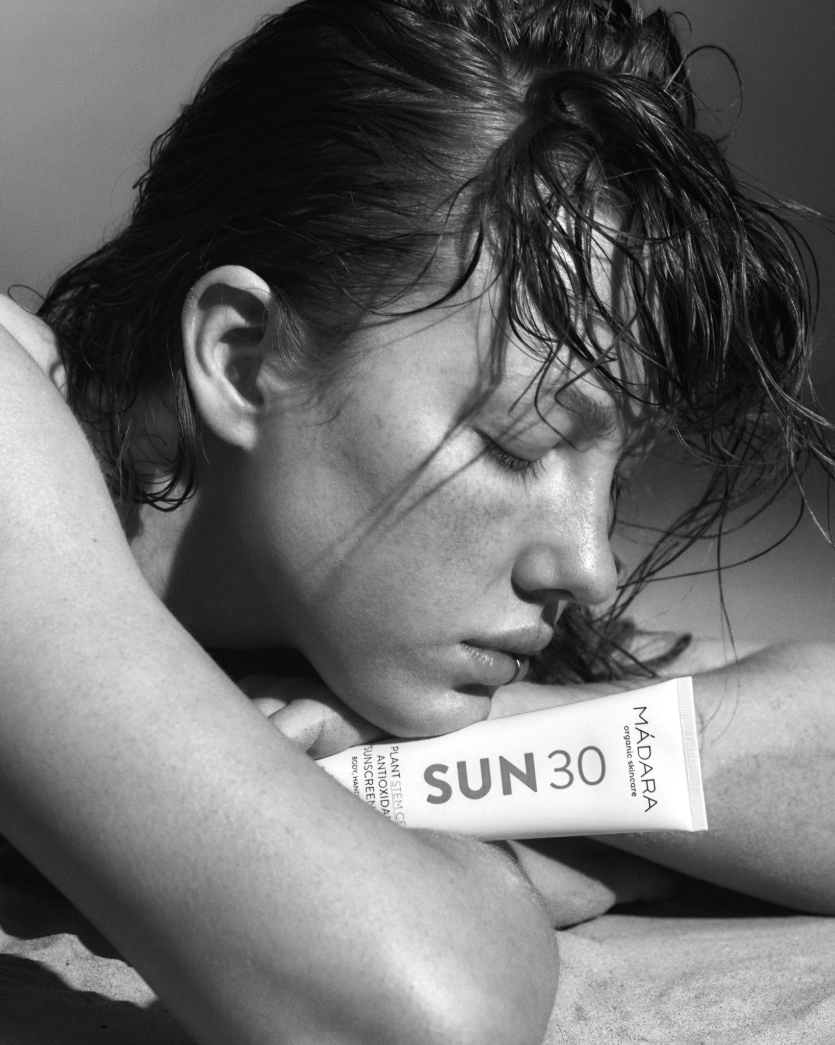 MÁDARA Organic Skincare sun30 spf A3401 mineral sunscreen product photo on plain background.