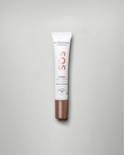 MÁDARA Organic Skincare sos hydra recharge cream travel size SM3011 15 face cream product photo on plain background.