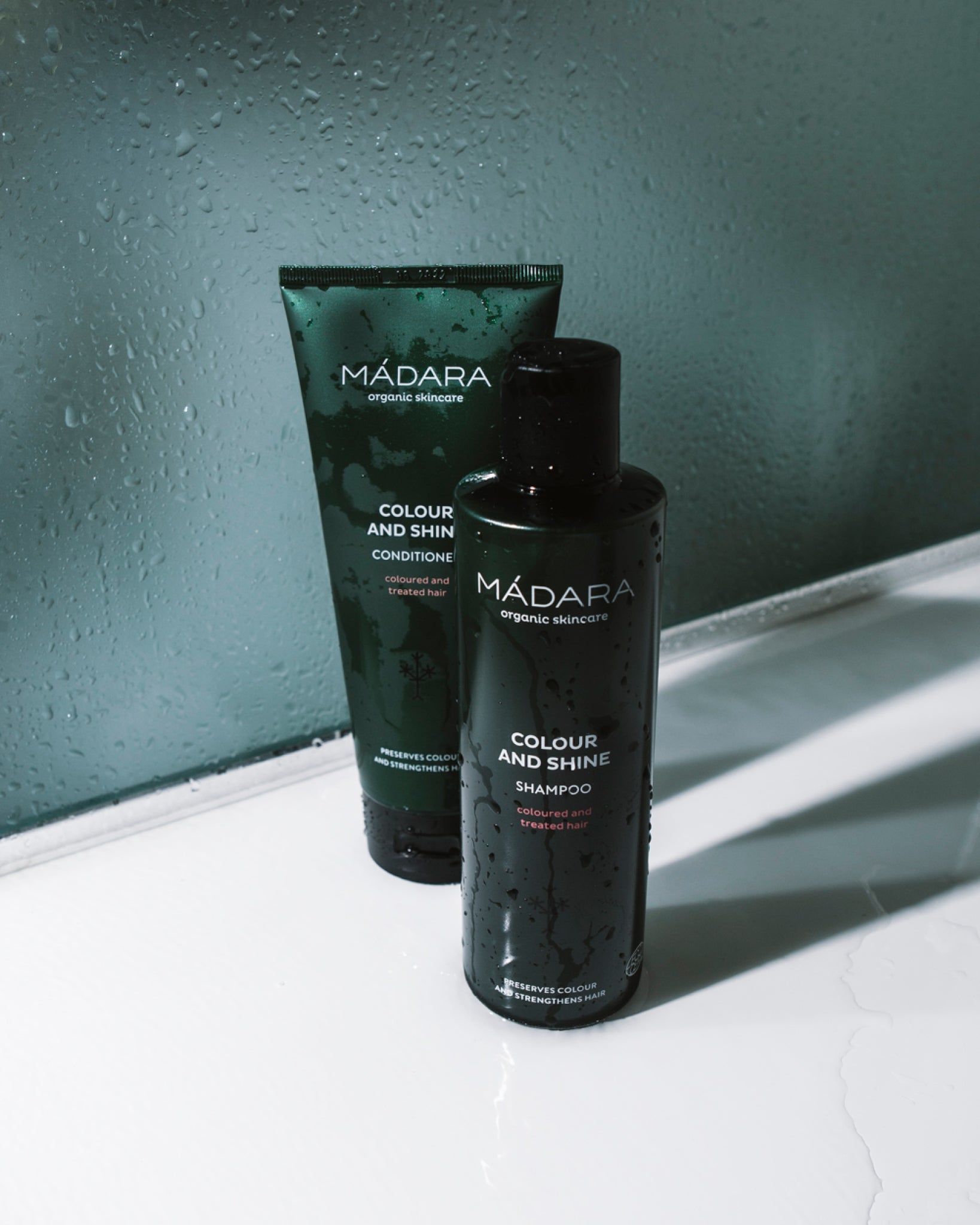 MÁDARA Organic Skincare conditioner for coloured hair A4052 conditioner product photo on plain background.