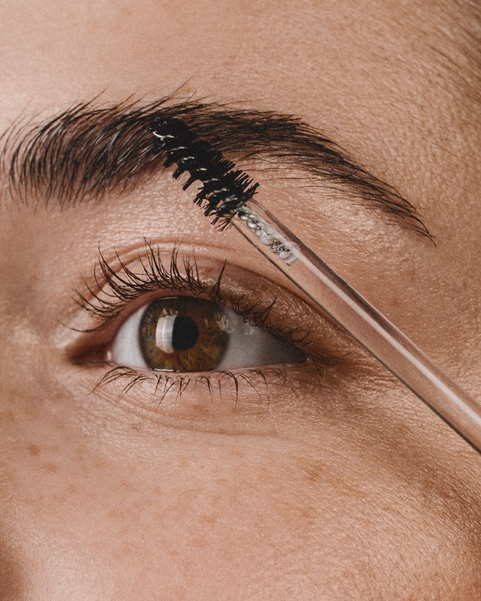 MÁDARA Organic Skincare natural brow and lash gel A6701 gel product photo on plain background.