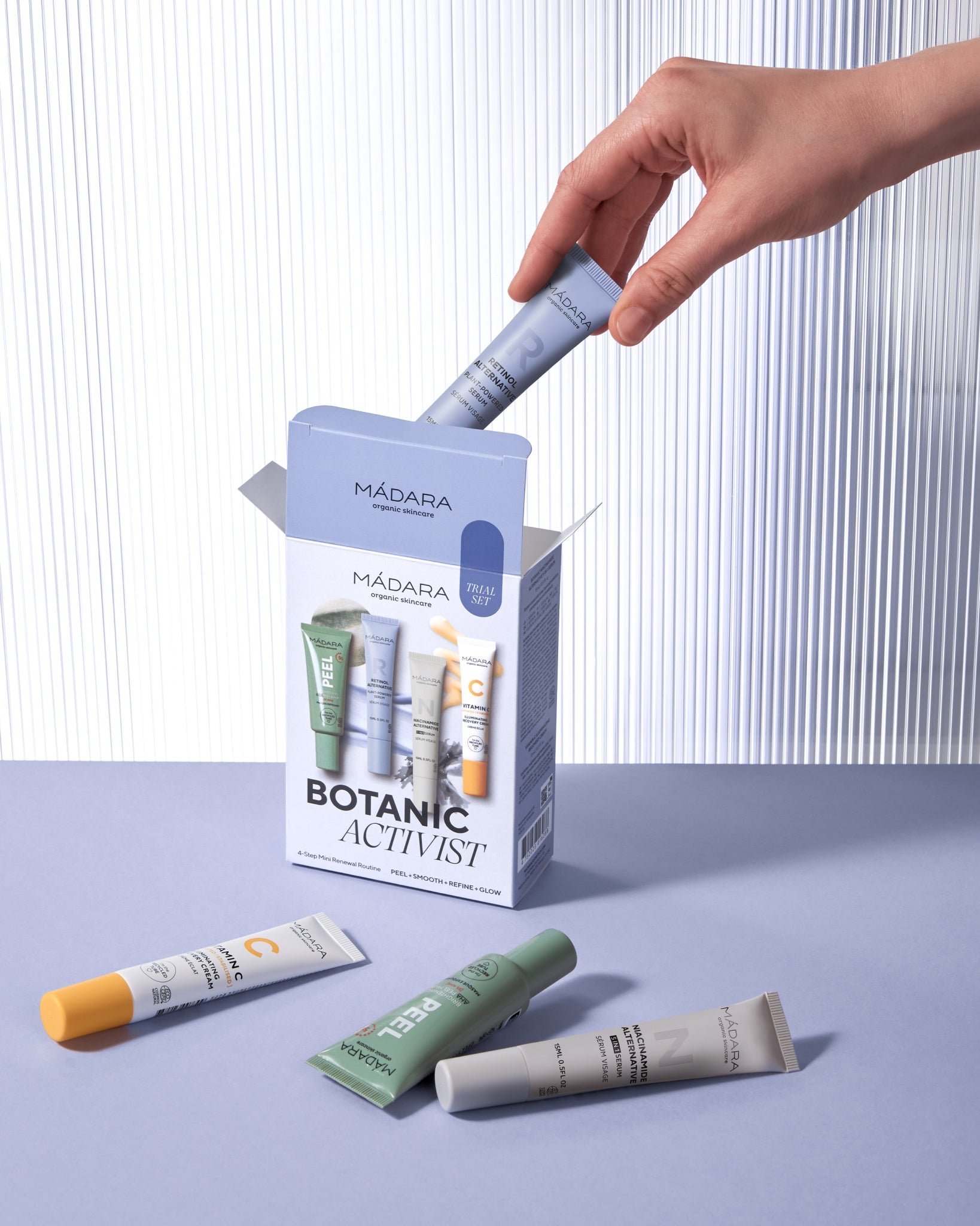 MÁDARA Organic Skincare skincare discovery A0035 product photo on plain background.