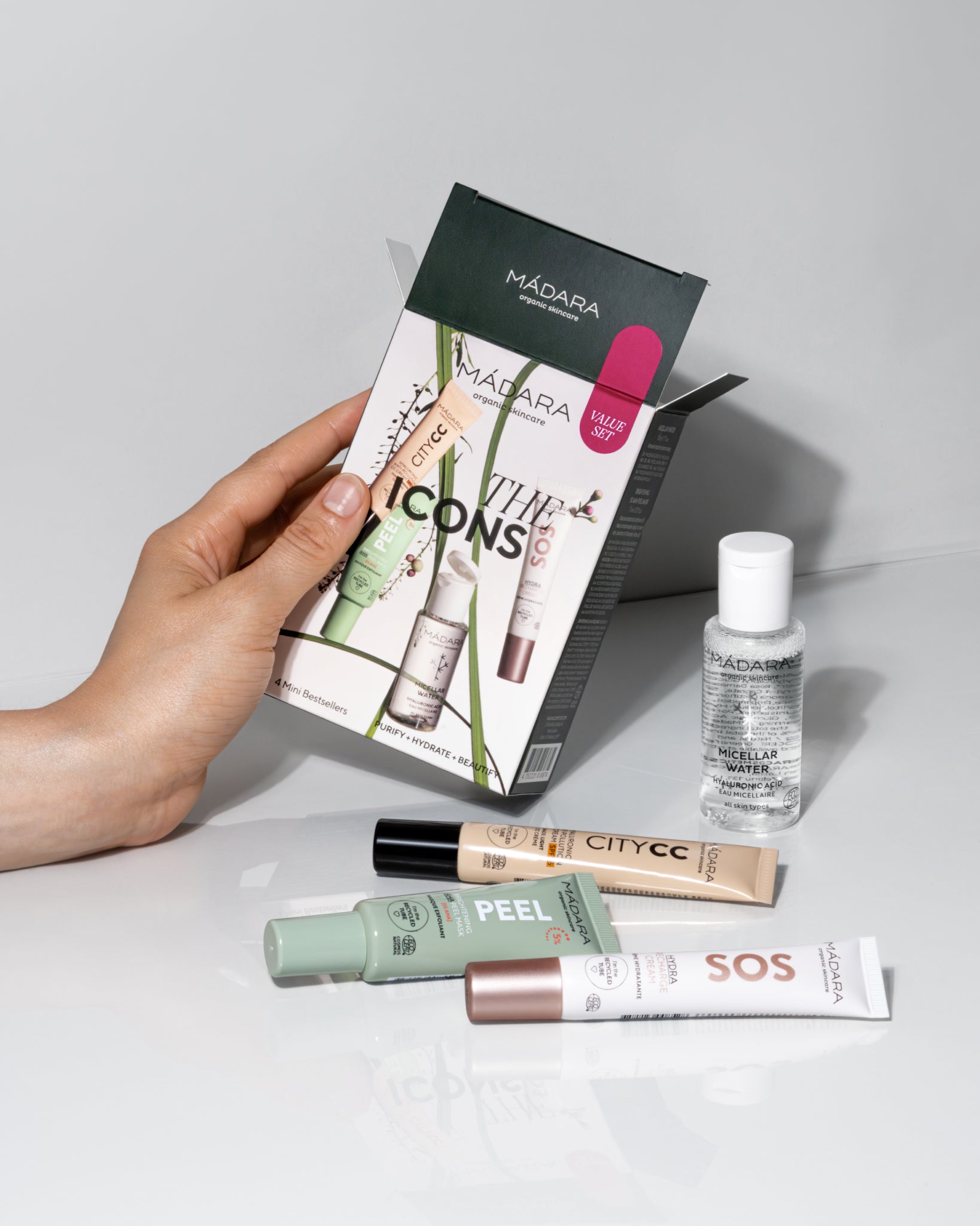 MÁDARA Organic Skincare the icons trial light A0033 product photo on plain background.