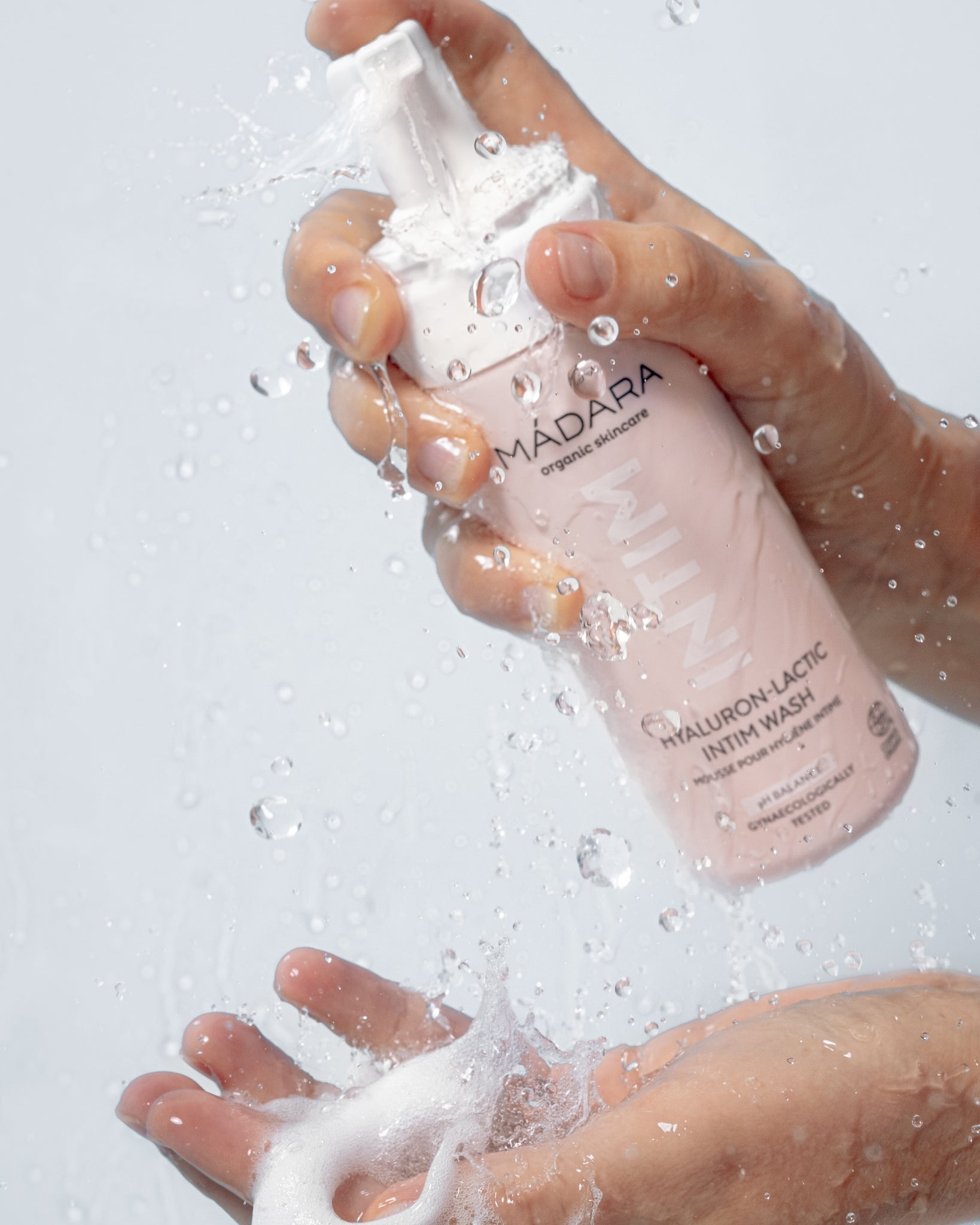 MÁDARA Organic Skincare lactic acid feminine foam A1080 product photo on plain background.