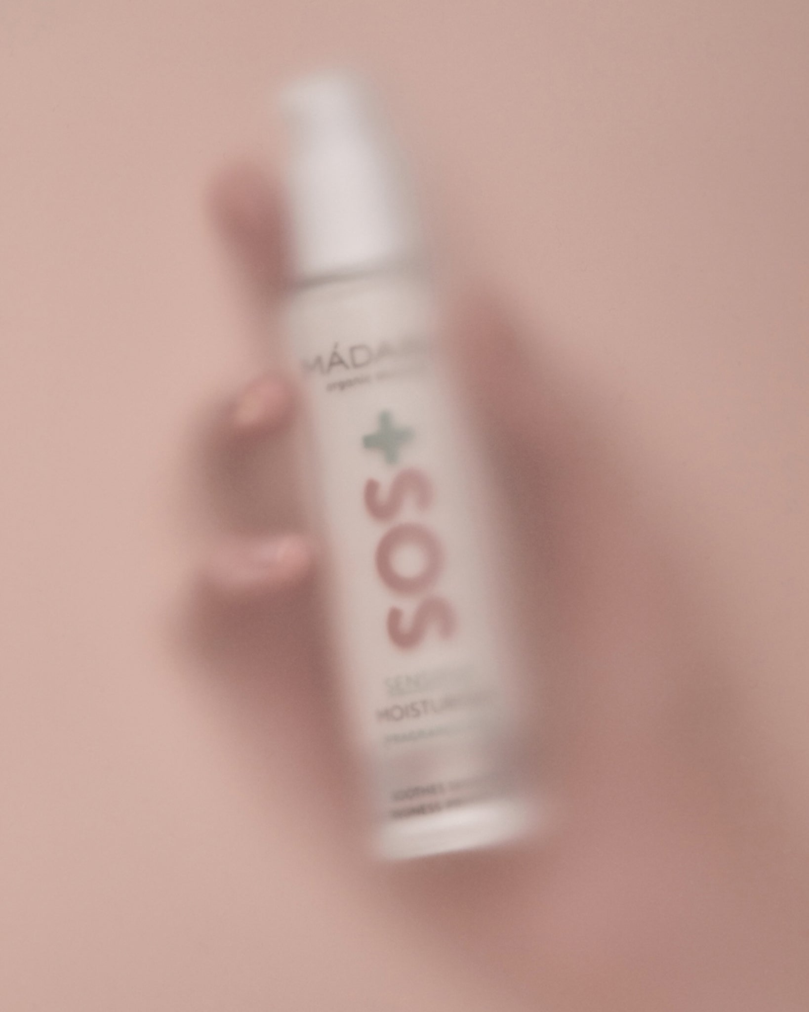 MÁDARA Organic Skincare sos moisturiser A3015 product photo on plain background.