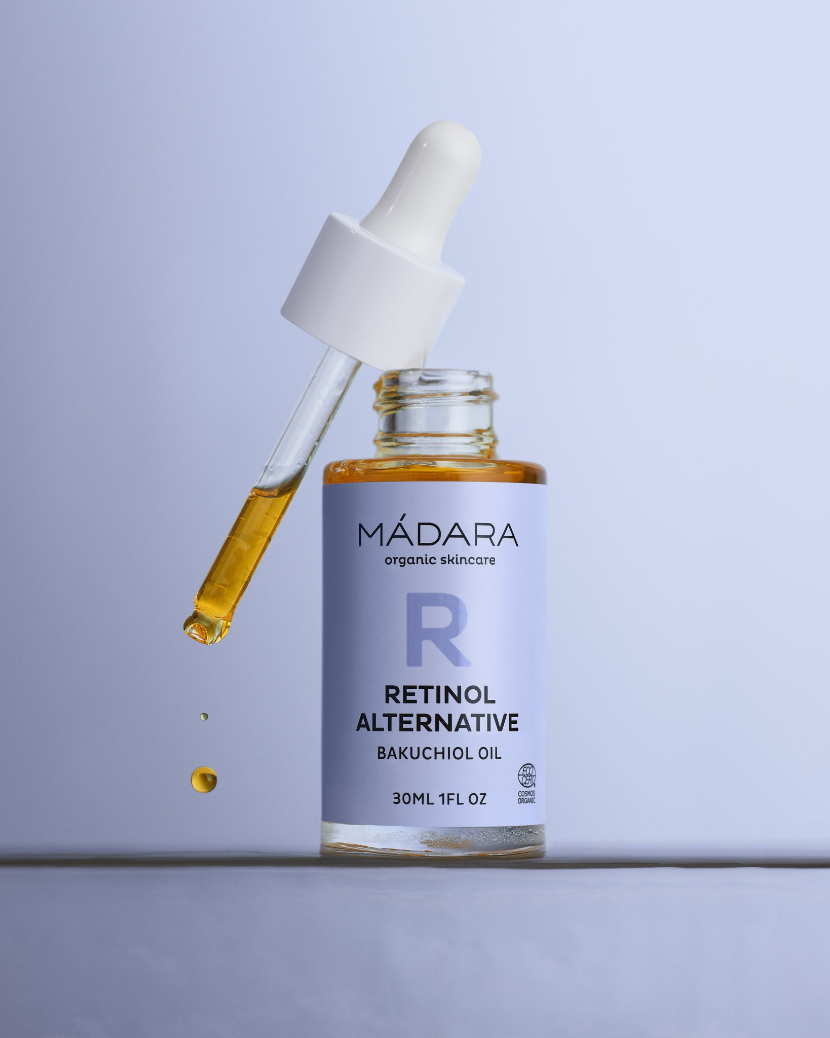 MÁDARA Organic Skincare retinol alternatiive bakuchiol oil A3366 face oil product photo on plain background.