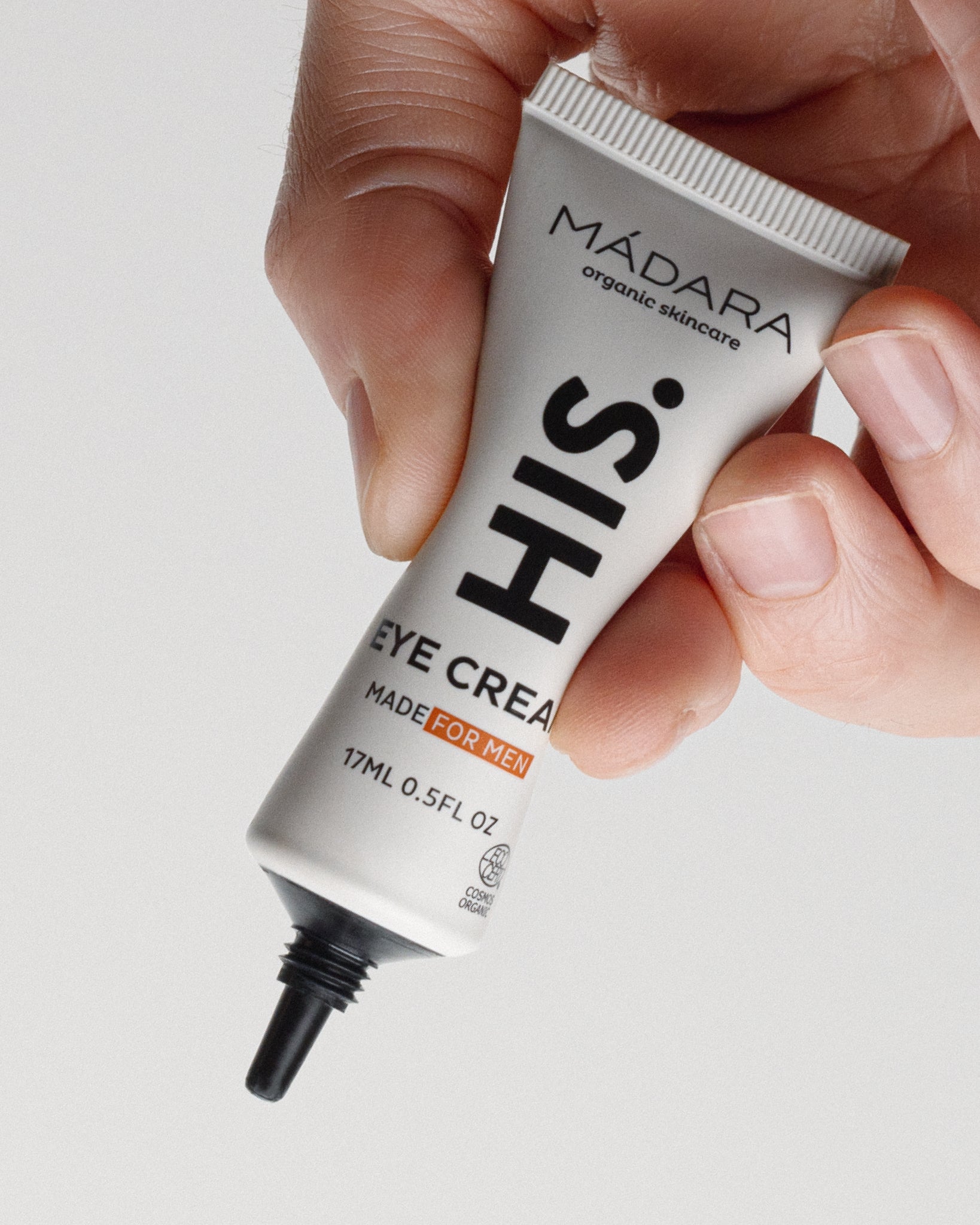 MÁDARA Organic Skincare eye cream for men 17ml A5004 face cream product photo on plain background.